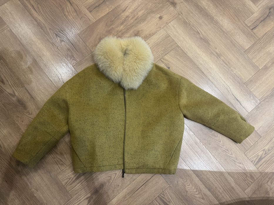 Палто от вълна и яка от лисица