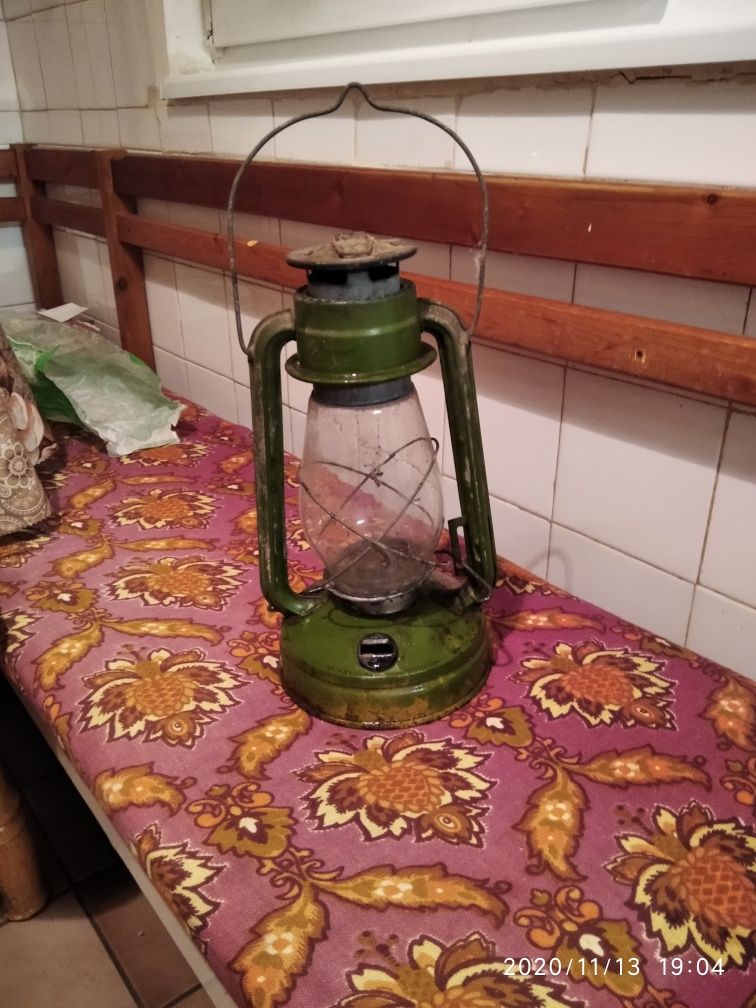 Газени лампи и месингов полюлей