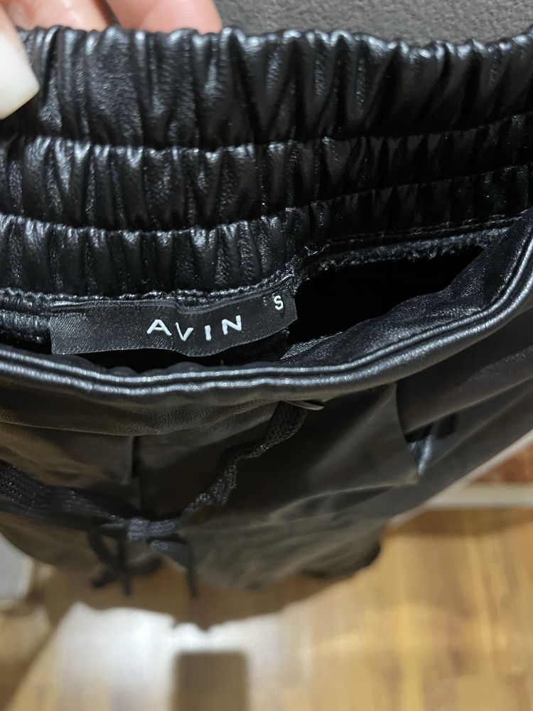 Avin панталон размер S
