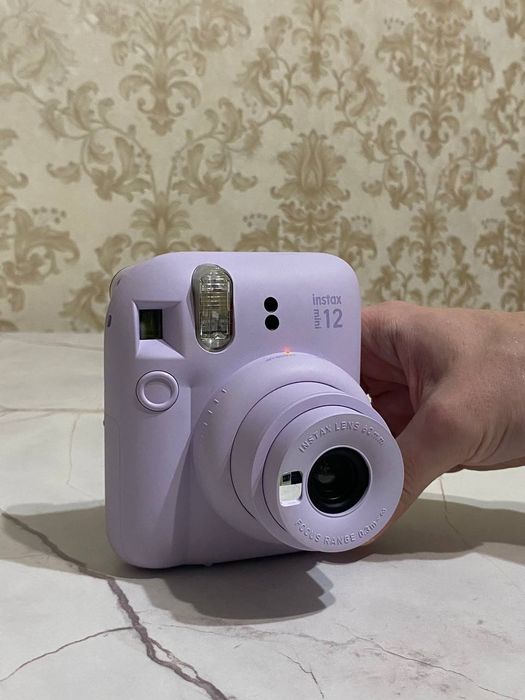 Фотокамера с моментальной печатью