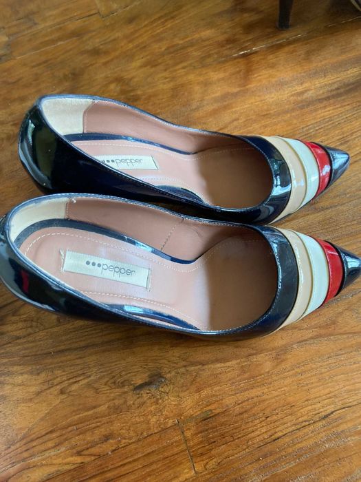 Pantofi din piele, purtati de 2-3 ori, marimea 36