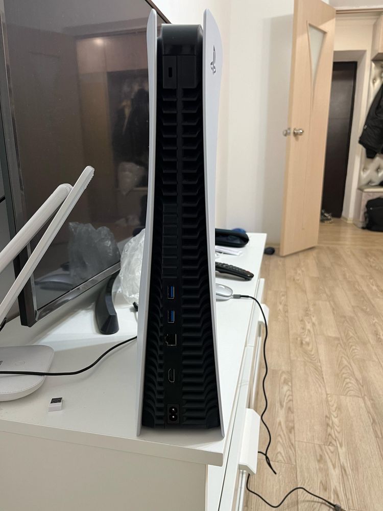 Продам playstation 5 торг имеется