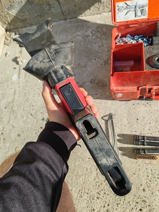 Pistol pentru cuie HILTI DX 650