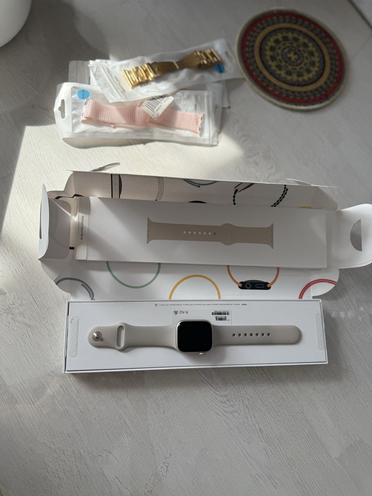 Продаю apple watch 8