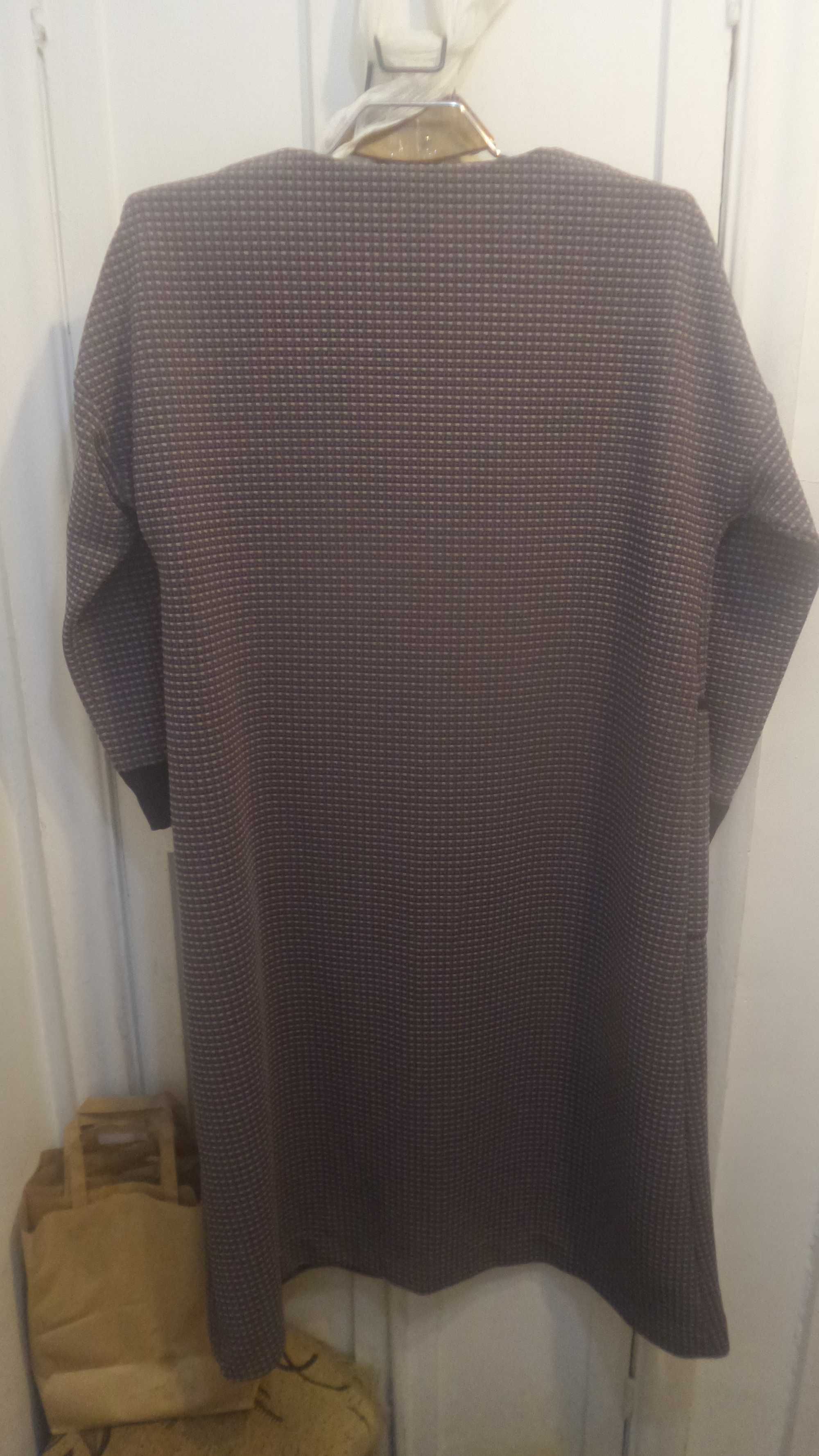 Продам женское плотное платье 50 (56-58) размера б/у как новое