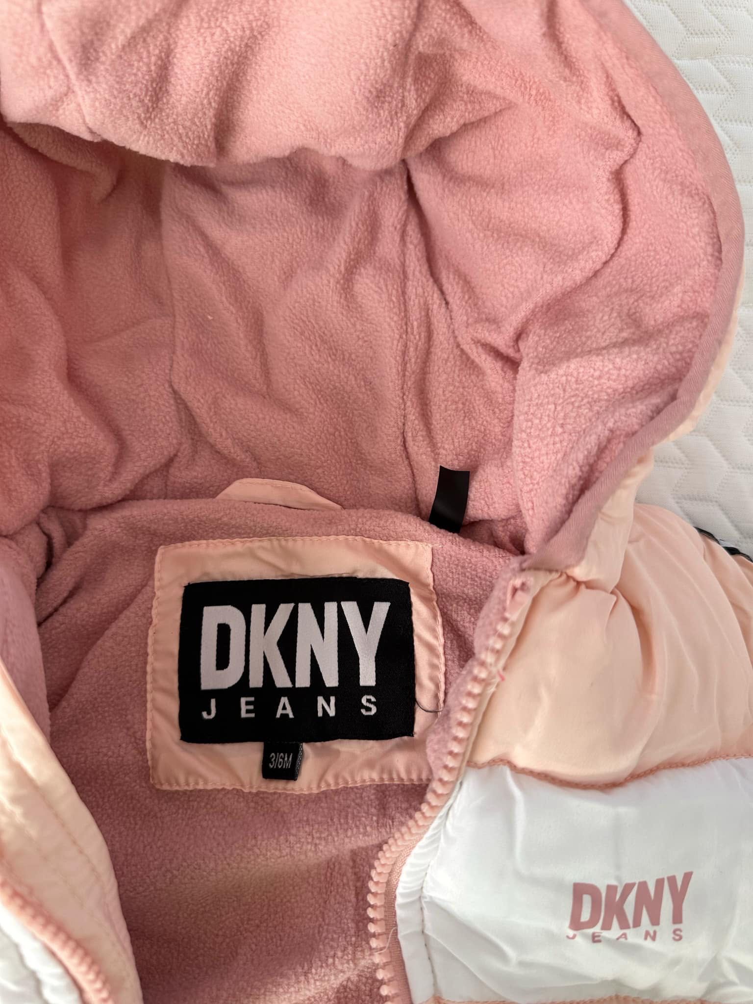 Космонавт DKNY нов