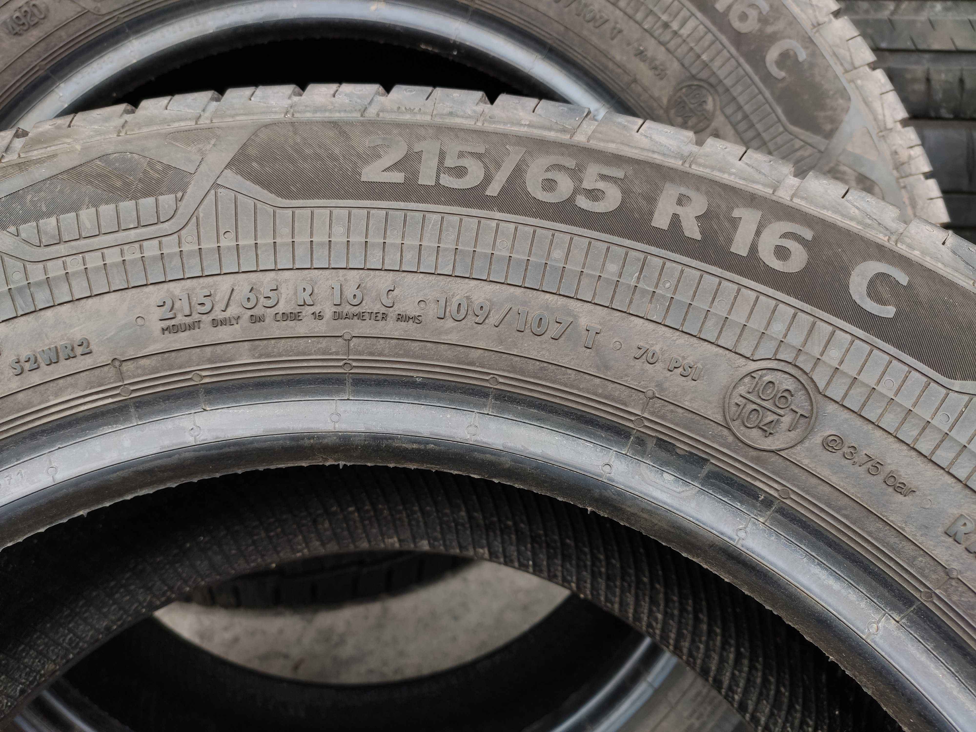 2бр Летни гуми за БУС 215 65 16 С - Continental