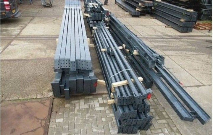 Vând hală metalică 10 x15