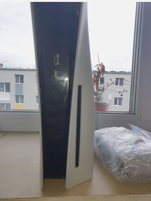 playstation 5 с един контролер