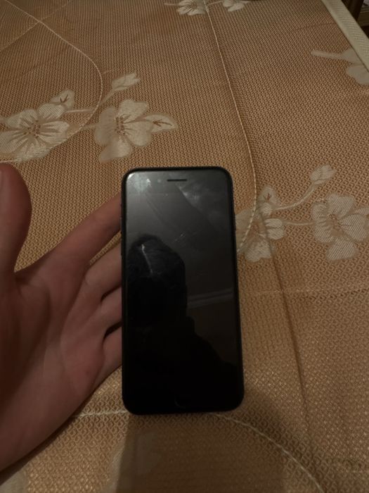 Продам iphone 7 черный
