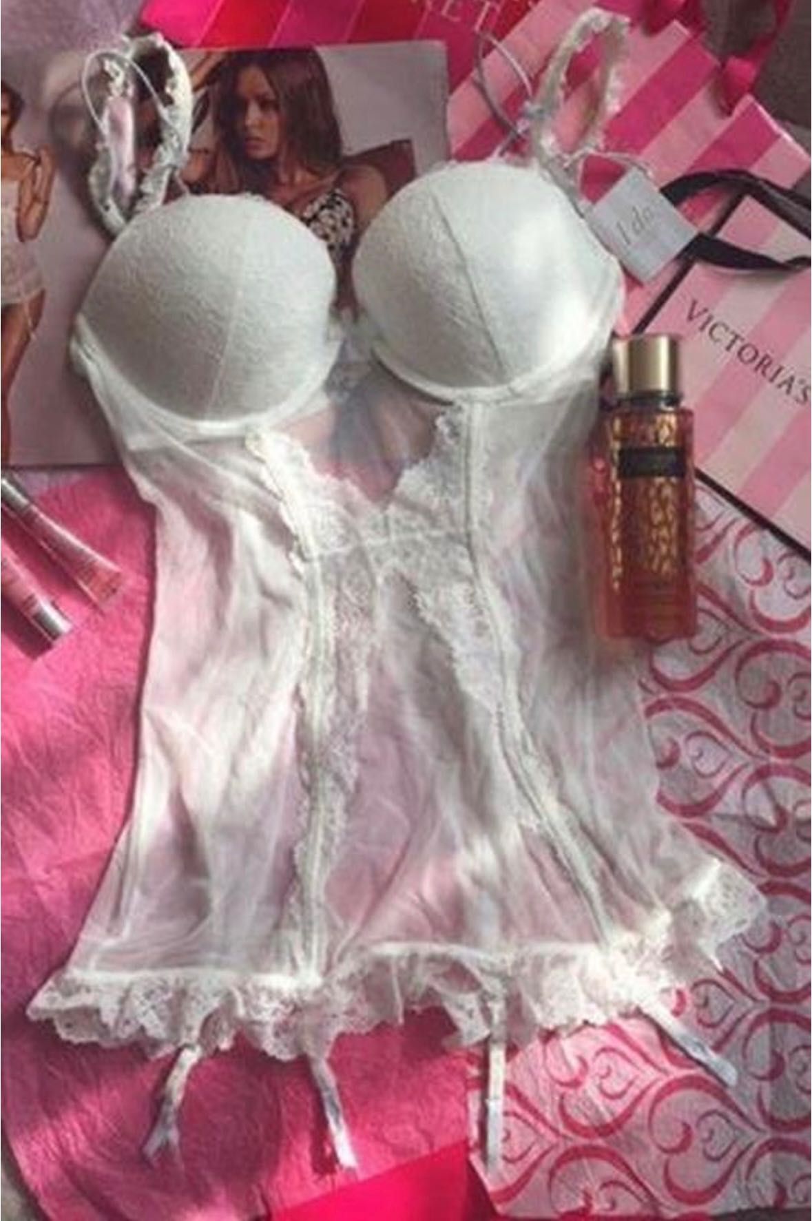 Секси сватбено бельо Victoria's Secret за булката