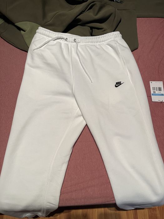 Nike долнище ново!