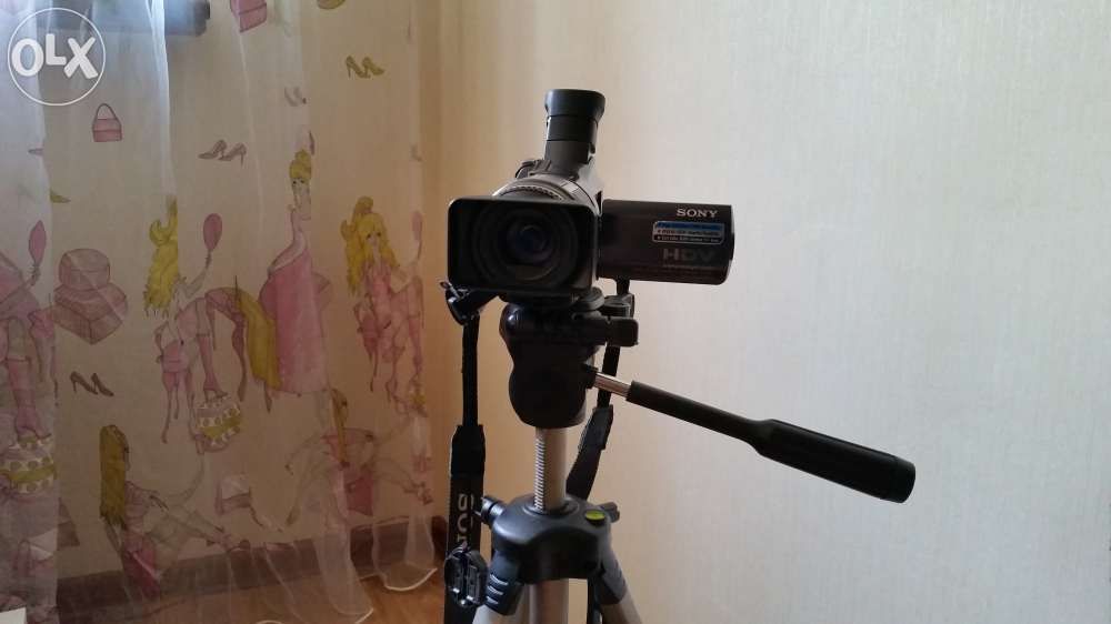 Создавайте качественный видеоконтент с камерой Sony HDR-HC1E