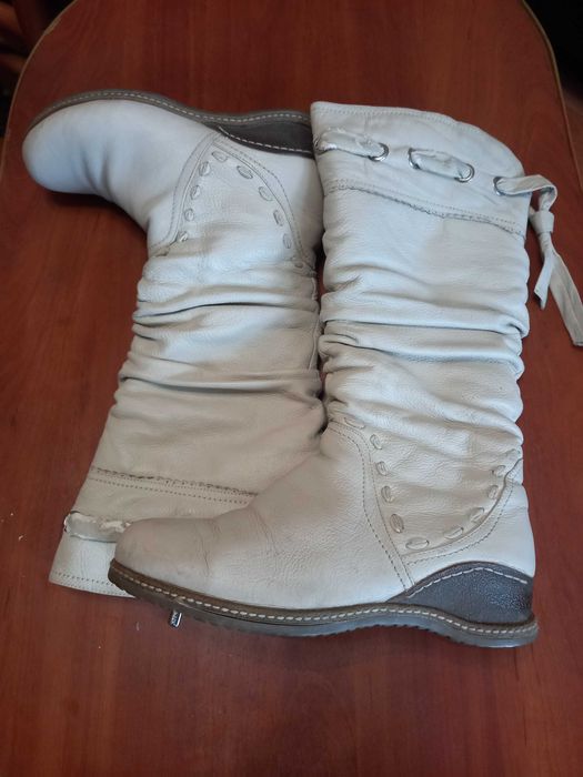 Сапоги белые р. 40