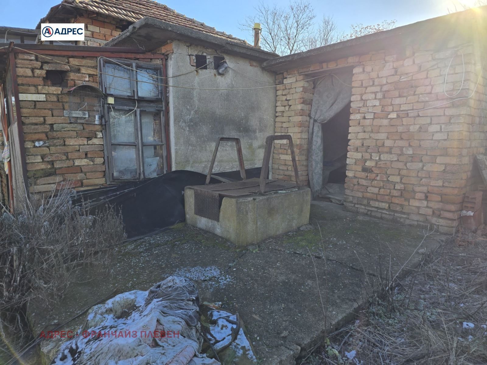 Къща в Плевен, област-гр.Тръстеник площ 100 цена 20000