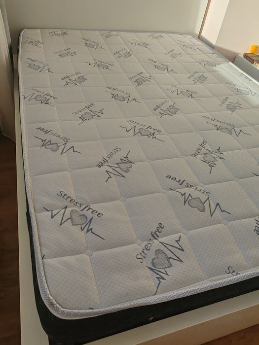 Матрак 140х200 в идеално състояние в ГАРАНЦИЯ