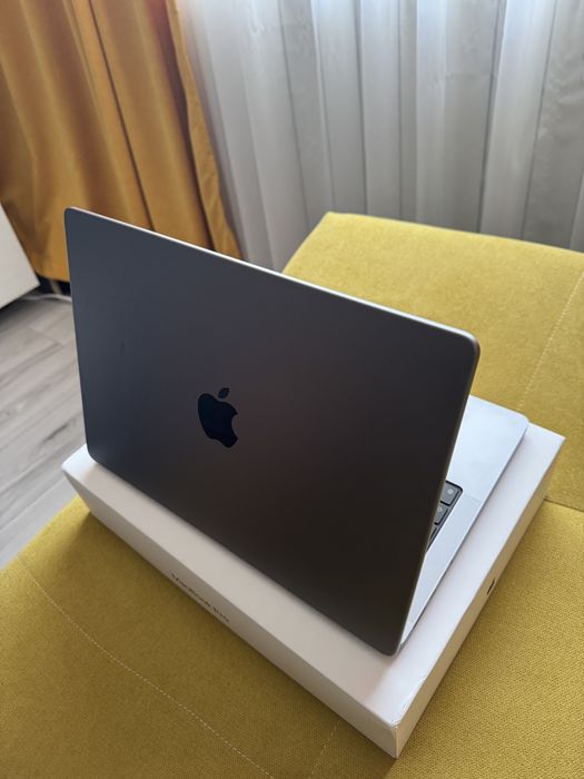 MacBook Pro M2 Max 14” - 98% baterie + 3 huse piele / schimb RTX 5090
