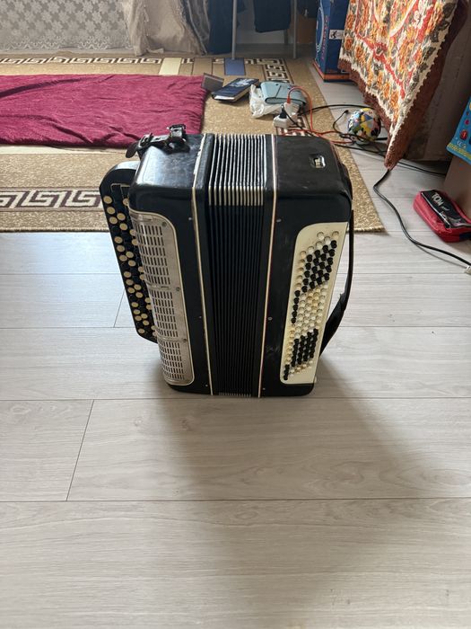 Баян Киров «Мелодия» в хорошем состоянии