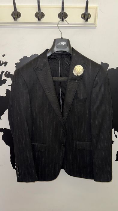 Мъжки черен костюм