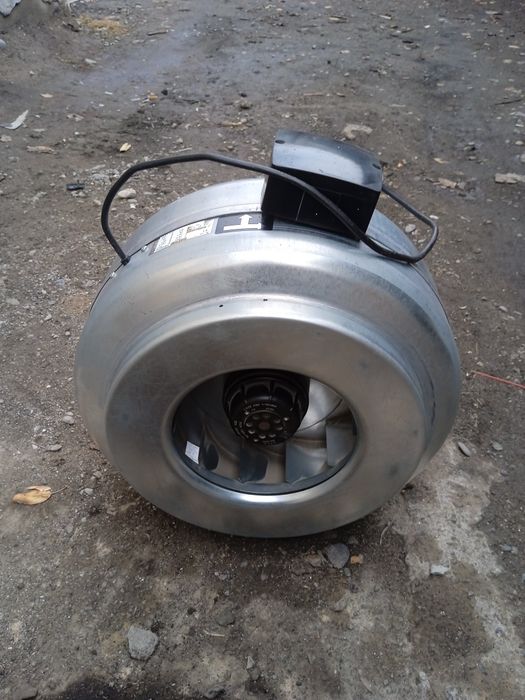 Вытяжка новая на 220в