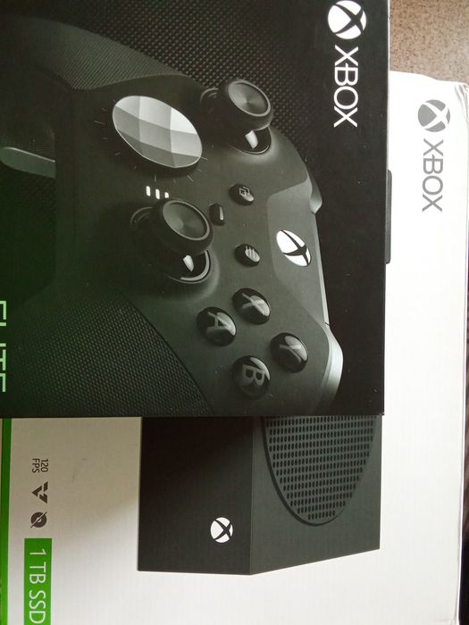 Xbox Series S 1TB + Xbox Elite Controller Series 2