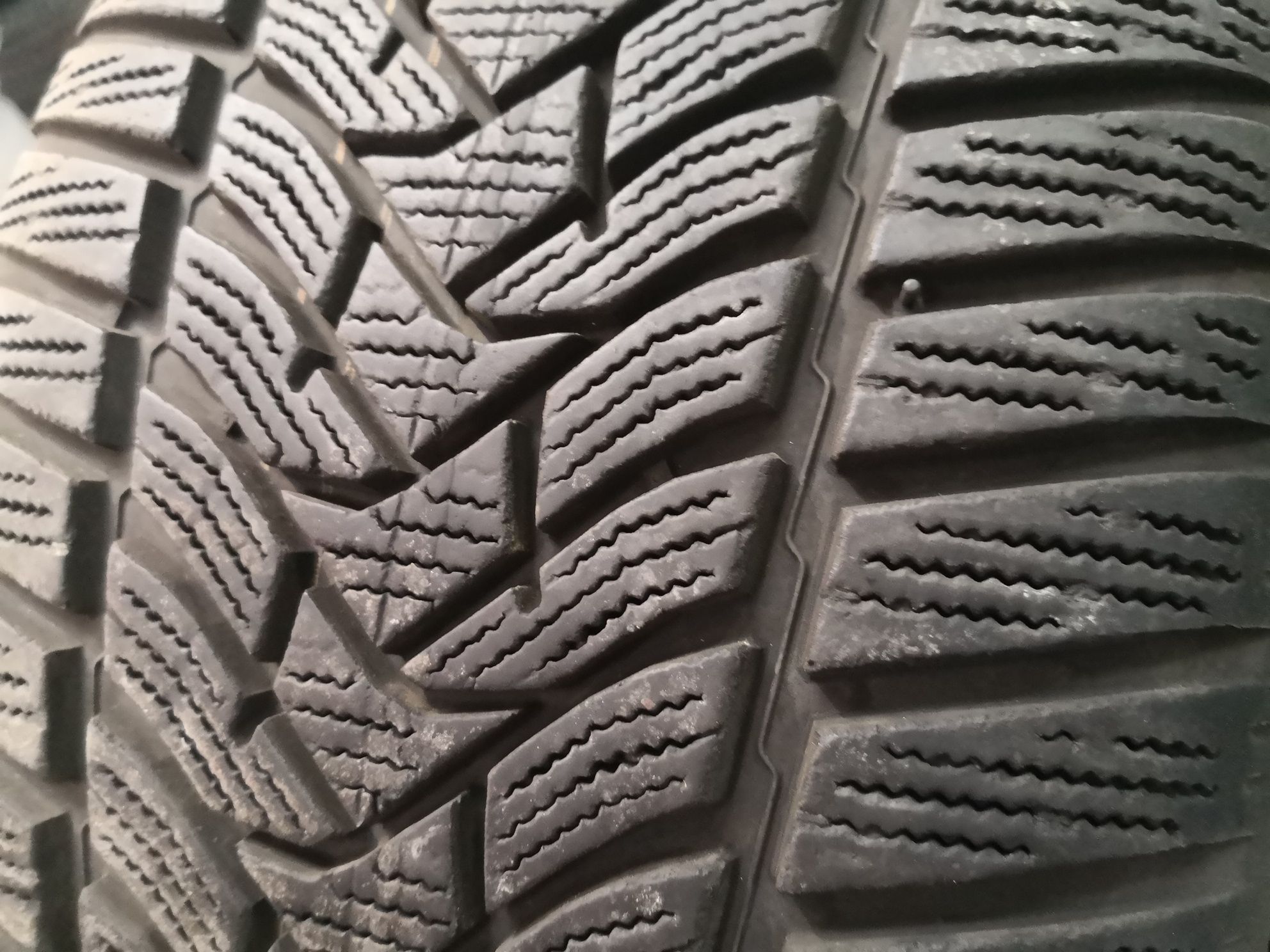 245 40 18 цола гуми като нови dunlop
