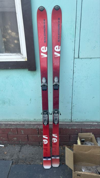 Лыжи solomon в хорошом состояние