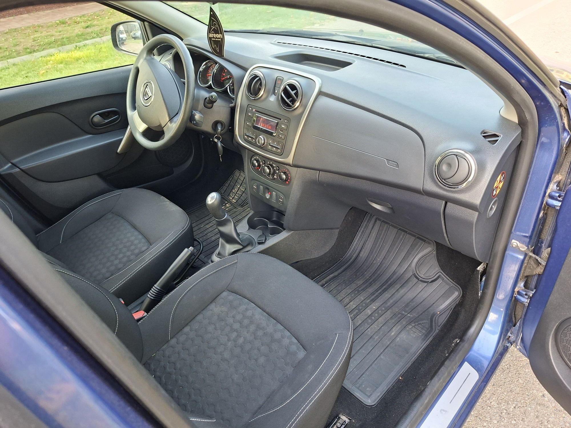 Dacia Sandero 0.9 TCe * 90 cp * carte service * clima * 2014 *