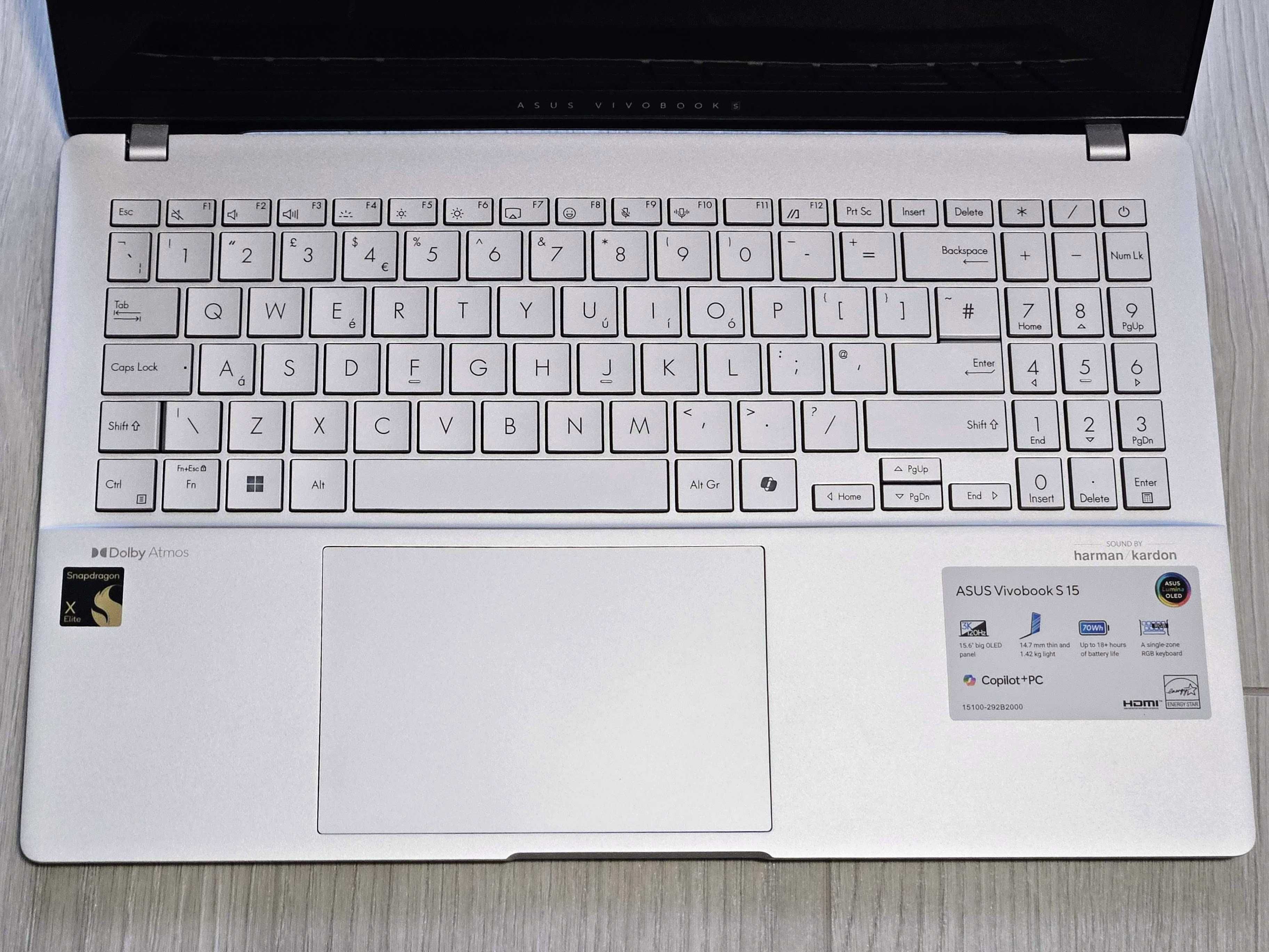 Asus Vivobook S 15 , 16Gb, 1Tb, 15,6" Oled ( Snapdragon X Elite )