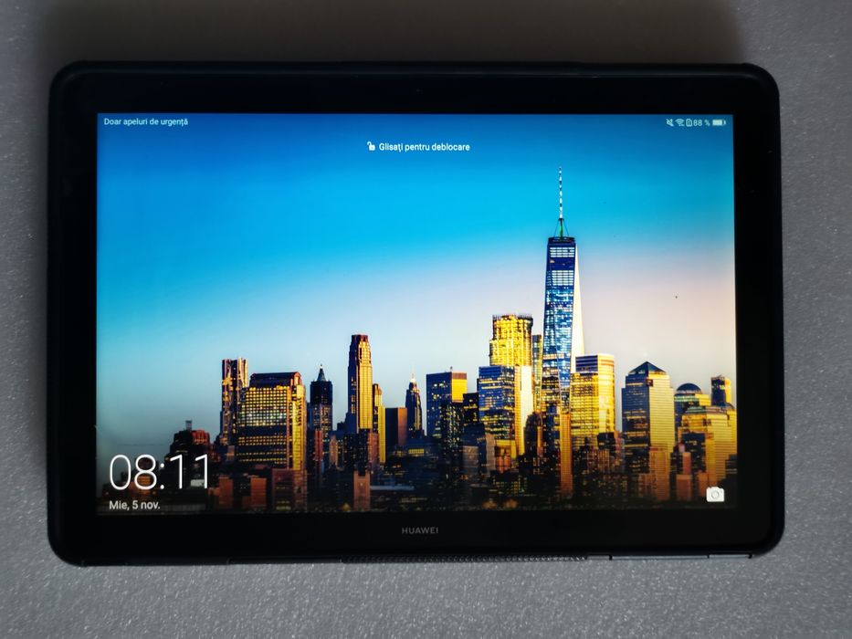 Tableta Huawei T5 wireless și cartela SIM