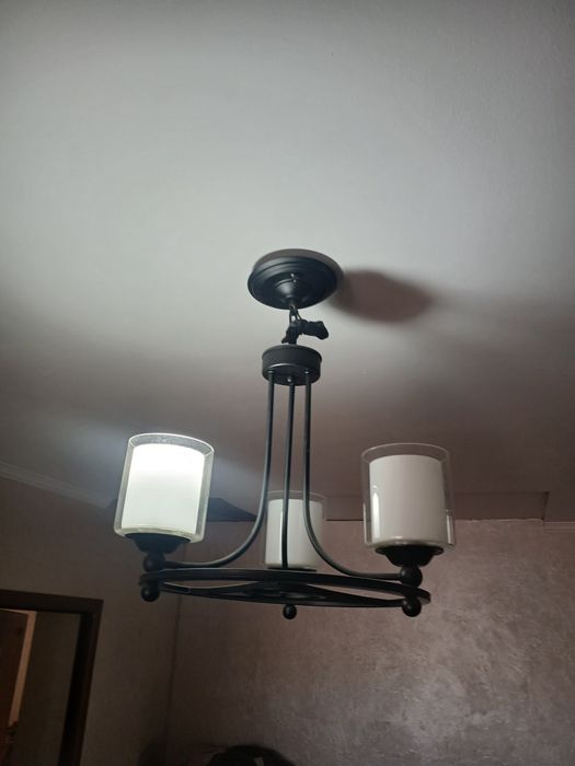 Люстра добротная , 3 рожковая