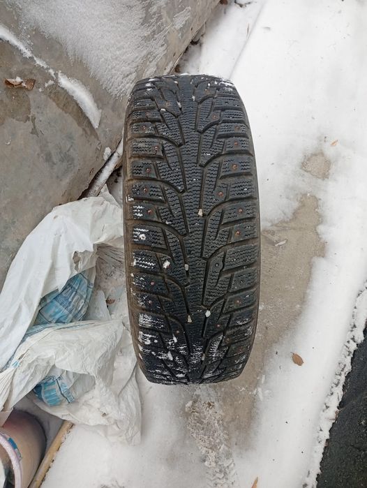 Покрышка зимняя с шипами