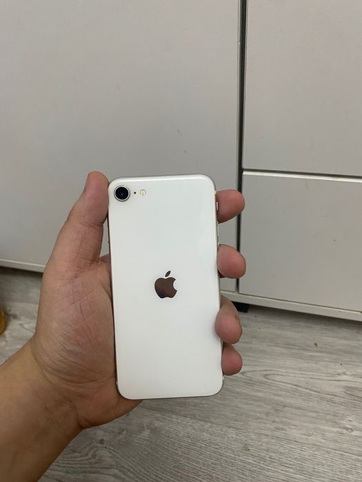 iPhone SE на 128gb