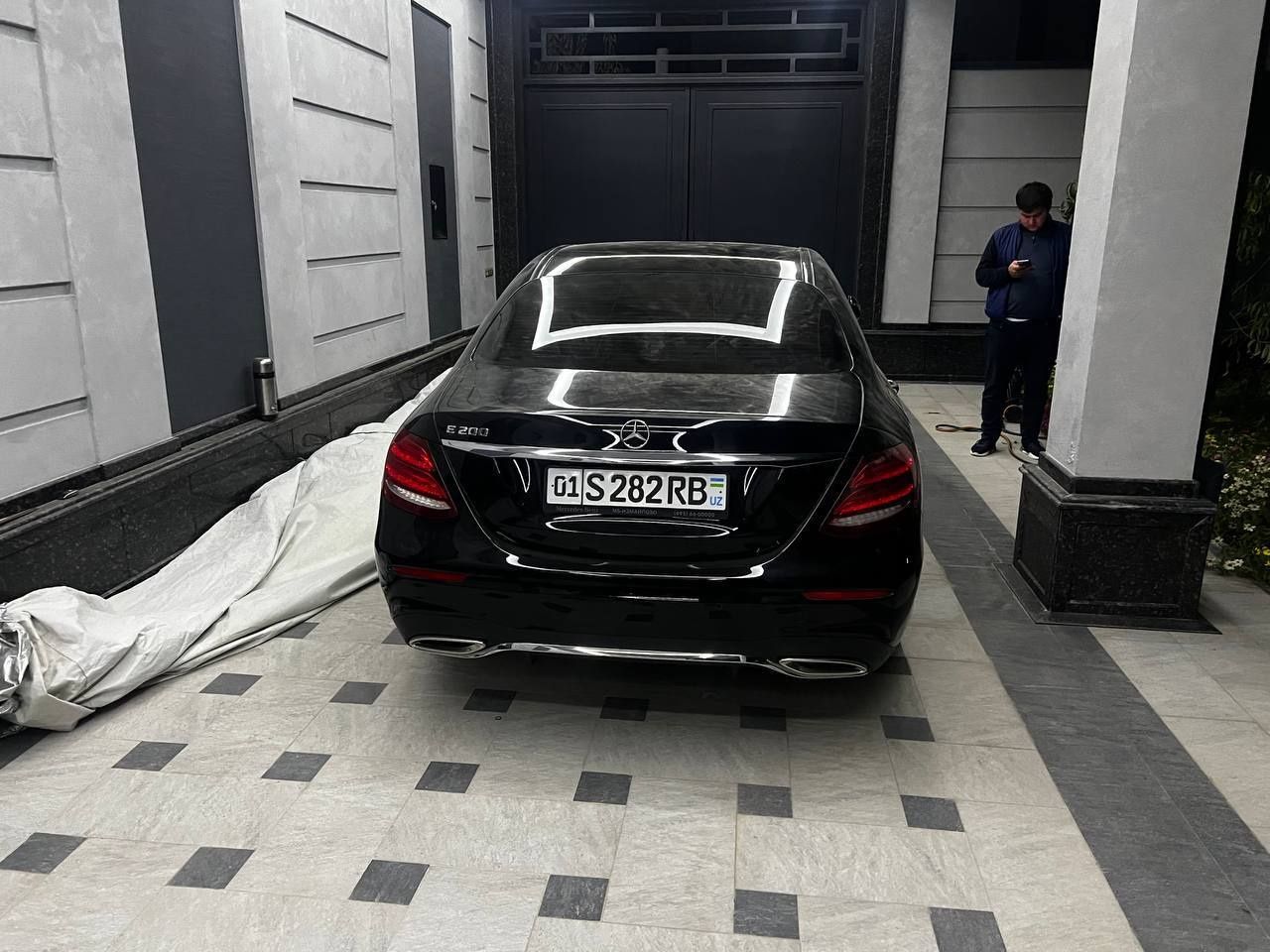 Продается Mercedes Benz E200