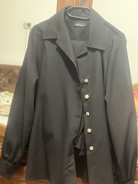 Costum de dama impecabil nepurtat