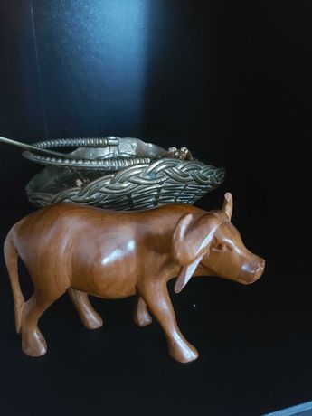 Sculptura in lemn(,bour...bizon?)