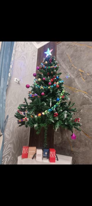 Продается ёлка в отличном состоянии