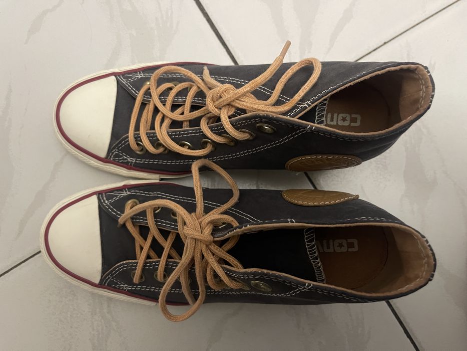 Tenesi Converse :)