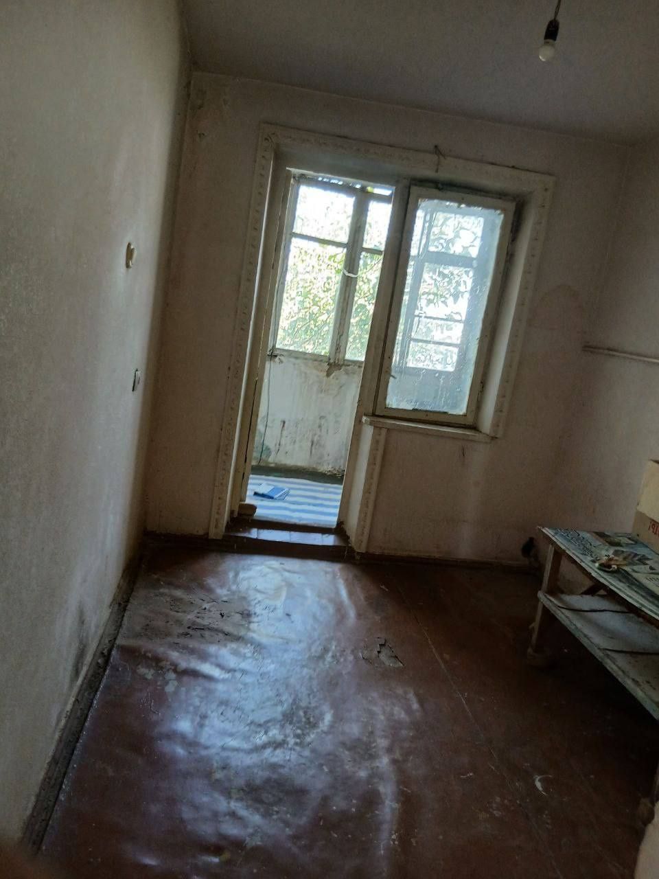 4хоналик 4каватда  шарк2 сотилади