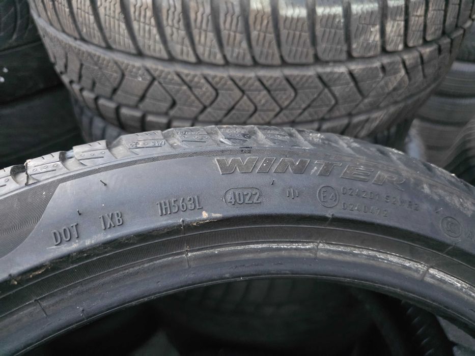 2бр Зимни гуми 255 40 20 - Pirelli - Tesla - DOT 2022