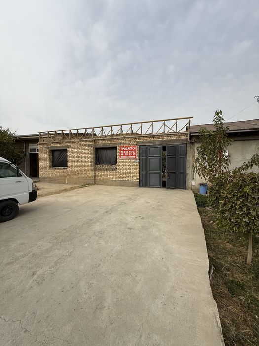 Nazarbek tarnovda 7.7 sotixli uy sotiladi