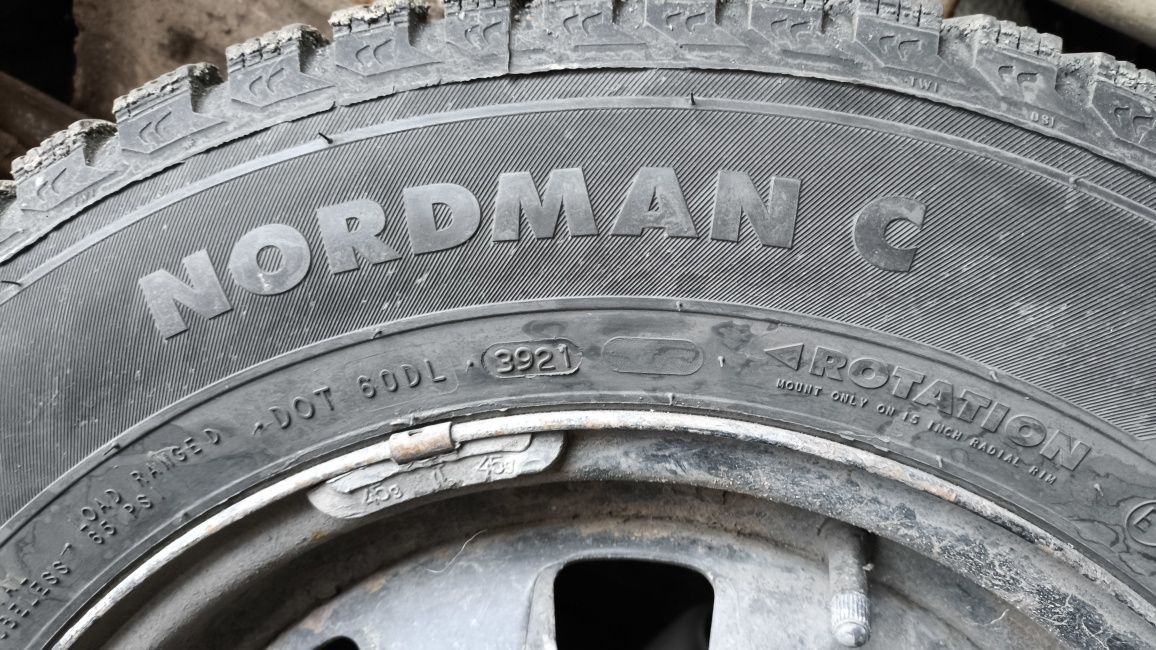Шины зимние 195/70 R15 C. Диски 6J×15 H2, ET44