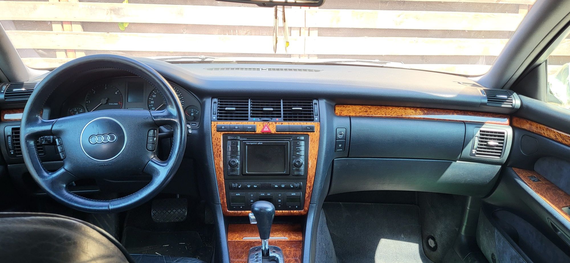 Vand/schimb (cu SUV/4x4) Audi A8 D2 2.5 AKE Automat