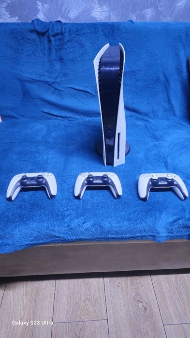 Продам пс5 и много чего к нему