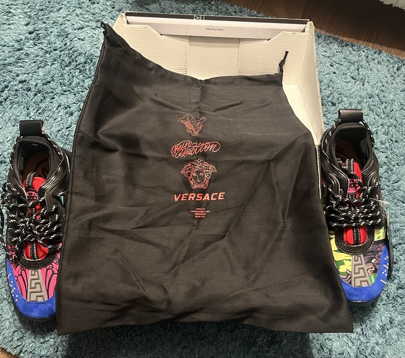 Versace chain reaction