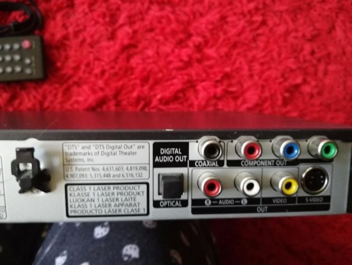 SAMSUNG DVS player P370  cu cablu hdmi / scart