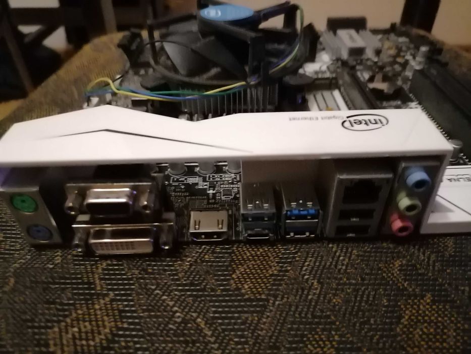 Asrock B250M Pro4 + G4400