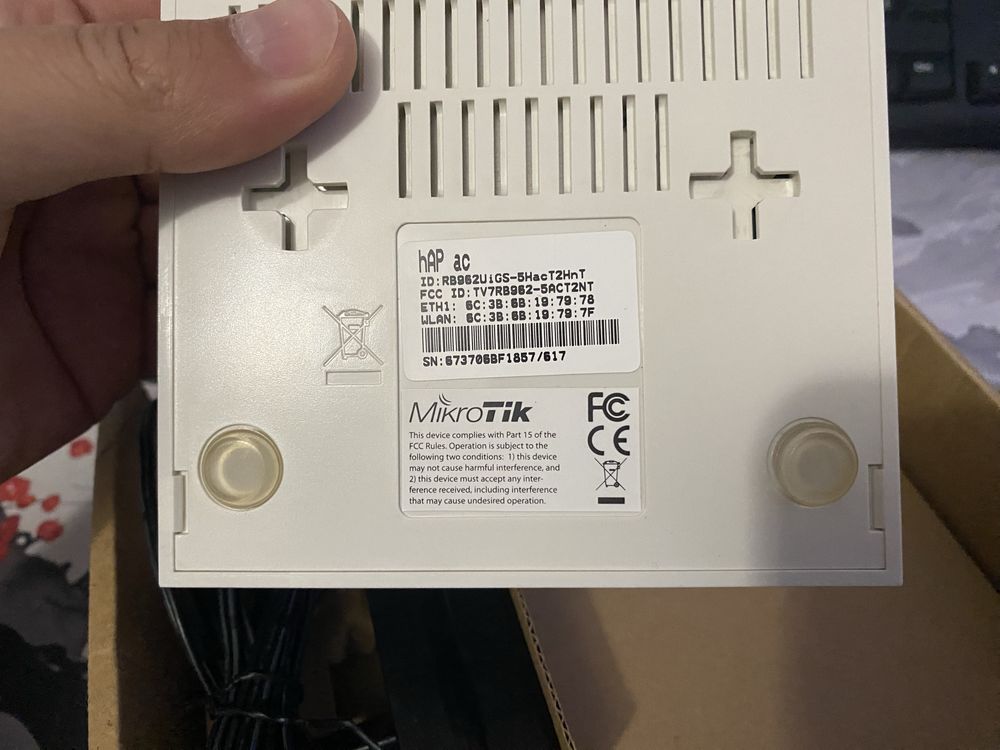 Гигабитов рутер MikroTik hAP ac RB962UiGS-5HacT2HnT