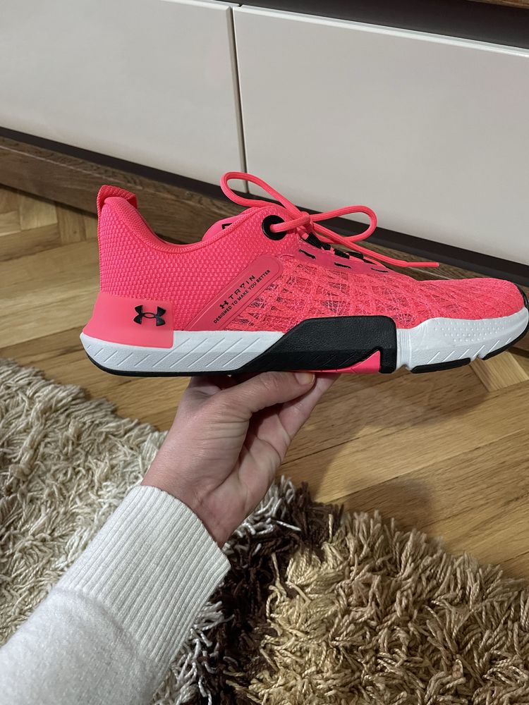Дамски маратонки UNDER ARMOUR