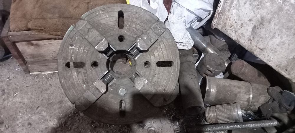 Продам четырехкулачковый патрон d-400